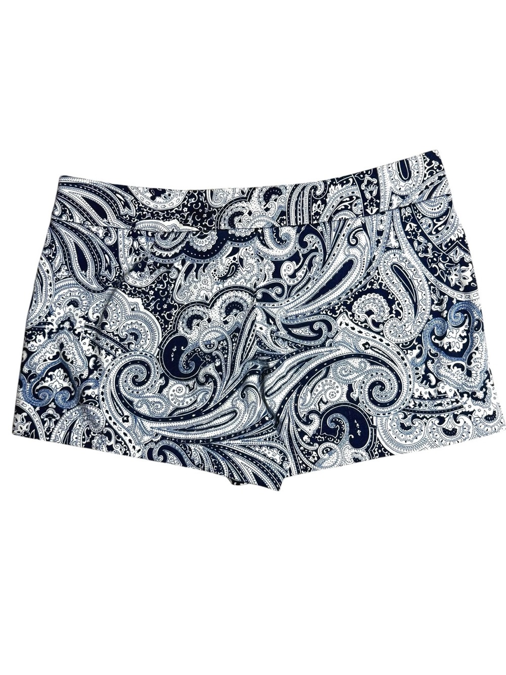 Trina Turk Morley Paisley Shorts
Size 4 Navy Blue White Jacquard Coastal
Preppy